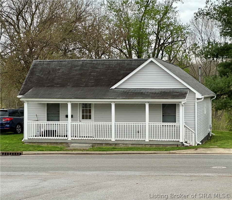 701 E Hackberry Street — photo