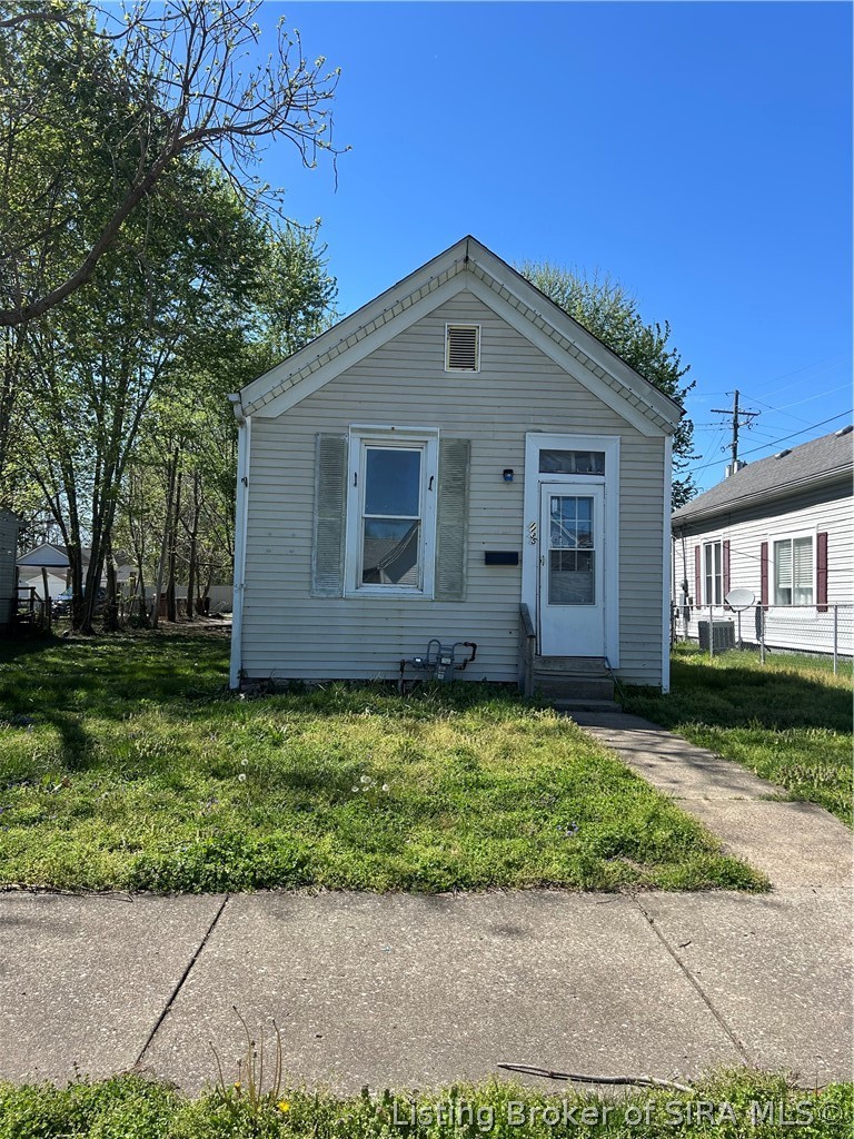 1135 Chartres Street — photo