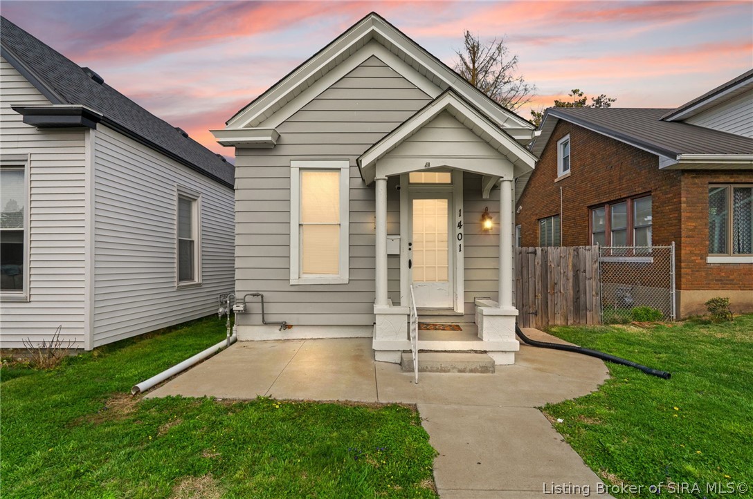 1401 E Oak Street — photo