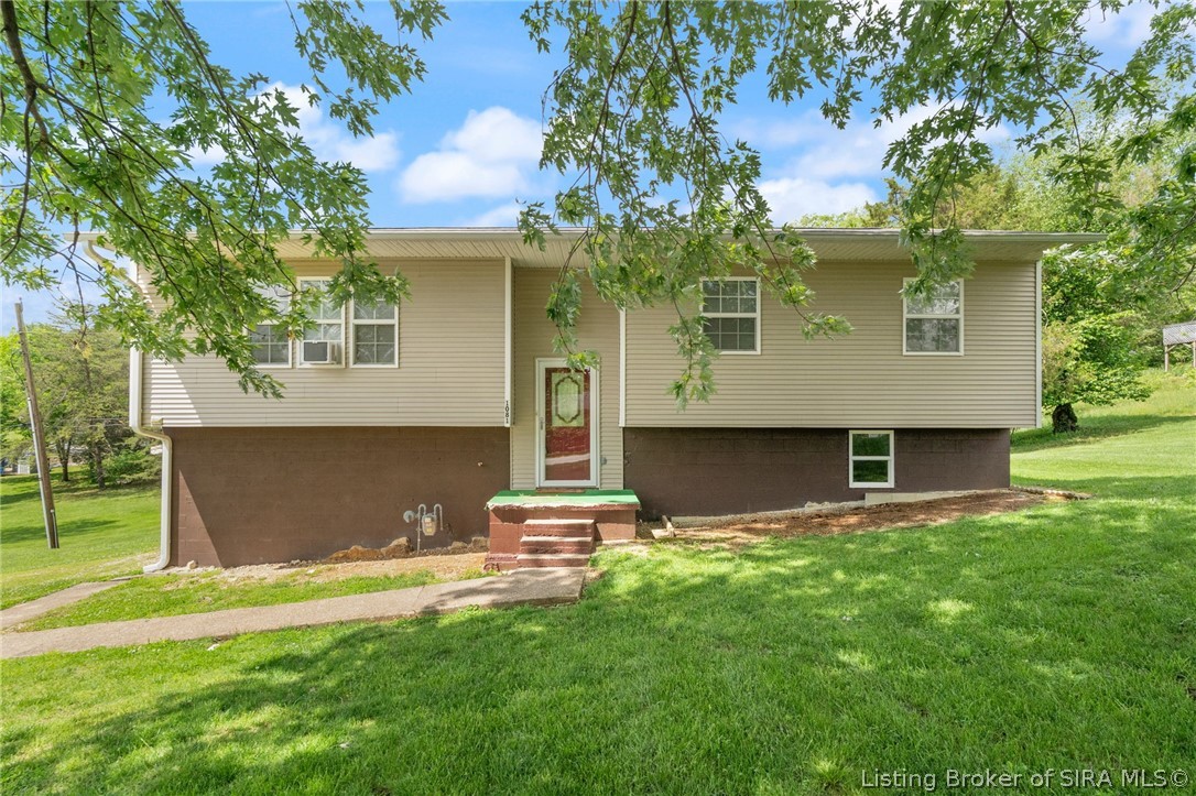 1081 E Smith Circle — photo