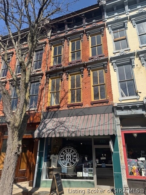 225 E Main Street — photo