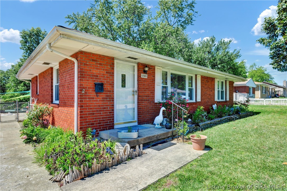 2595 E Robin Road — photo