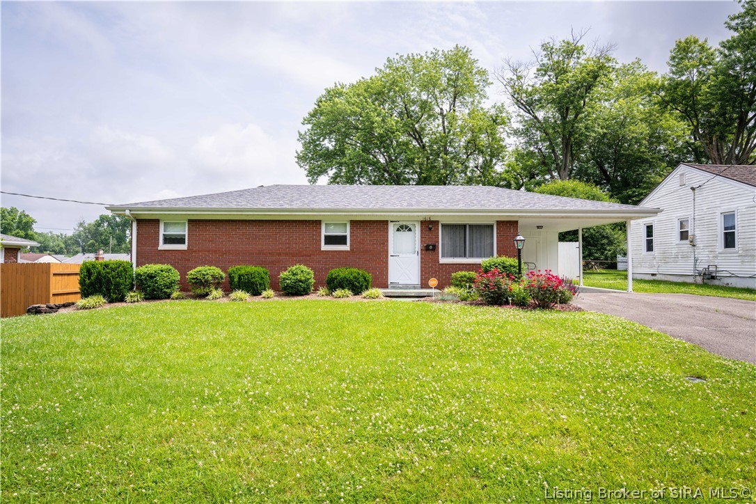 1618 McTavish Drive — photo