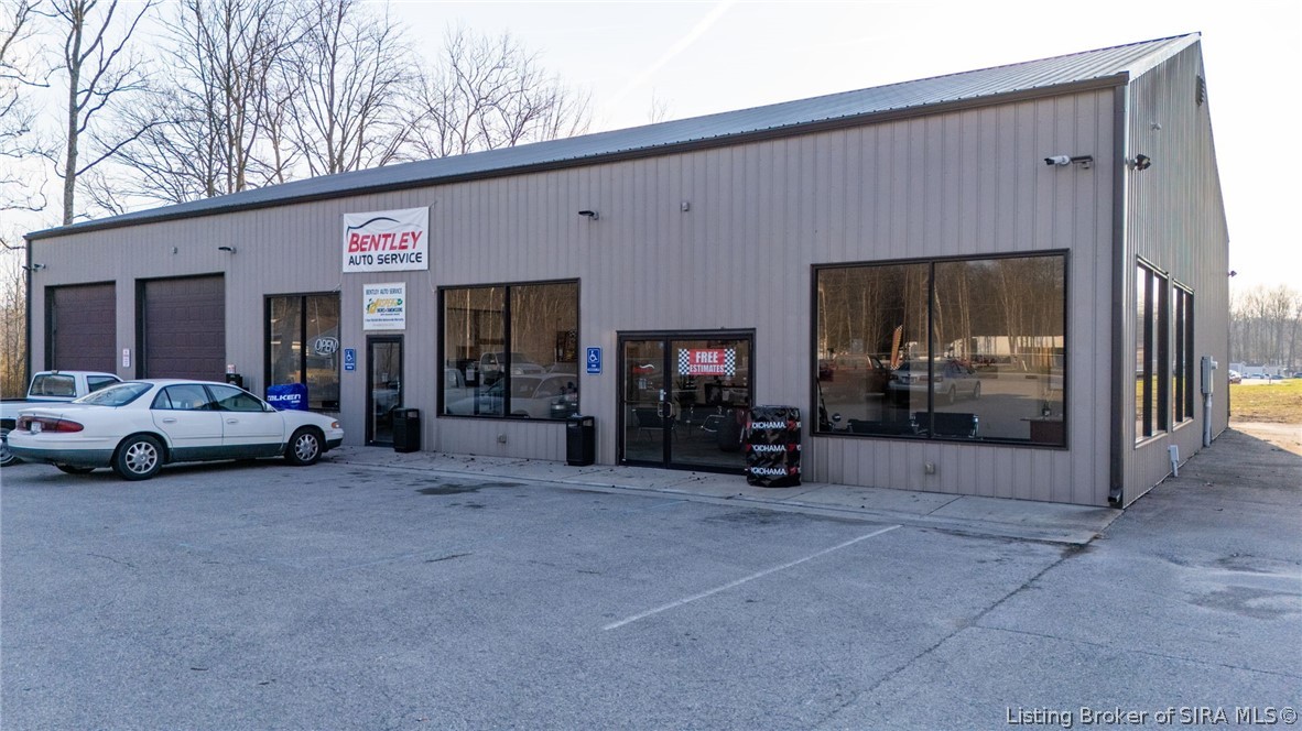 3250 W Clifty Drive — photo