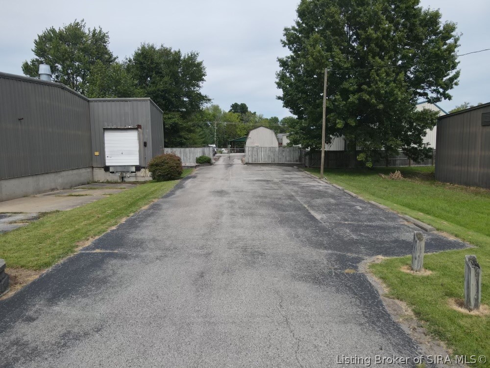 910 Industrial Boulevard — photo