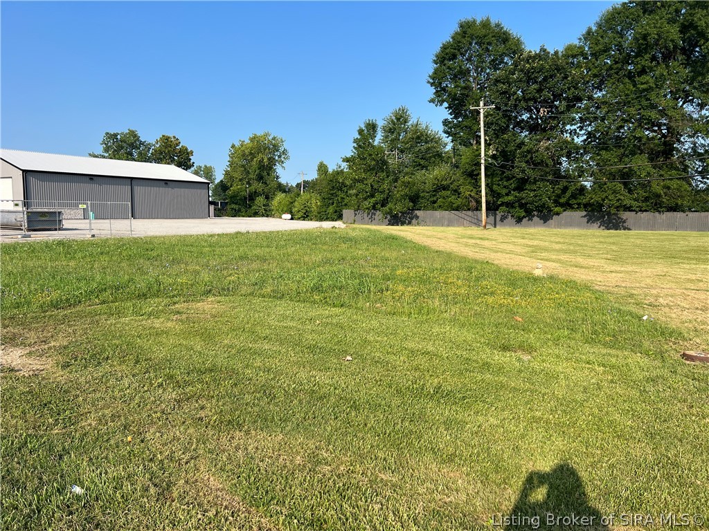 5927 Highway 31 E — photo