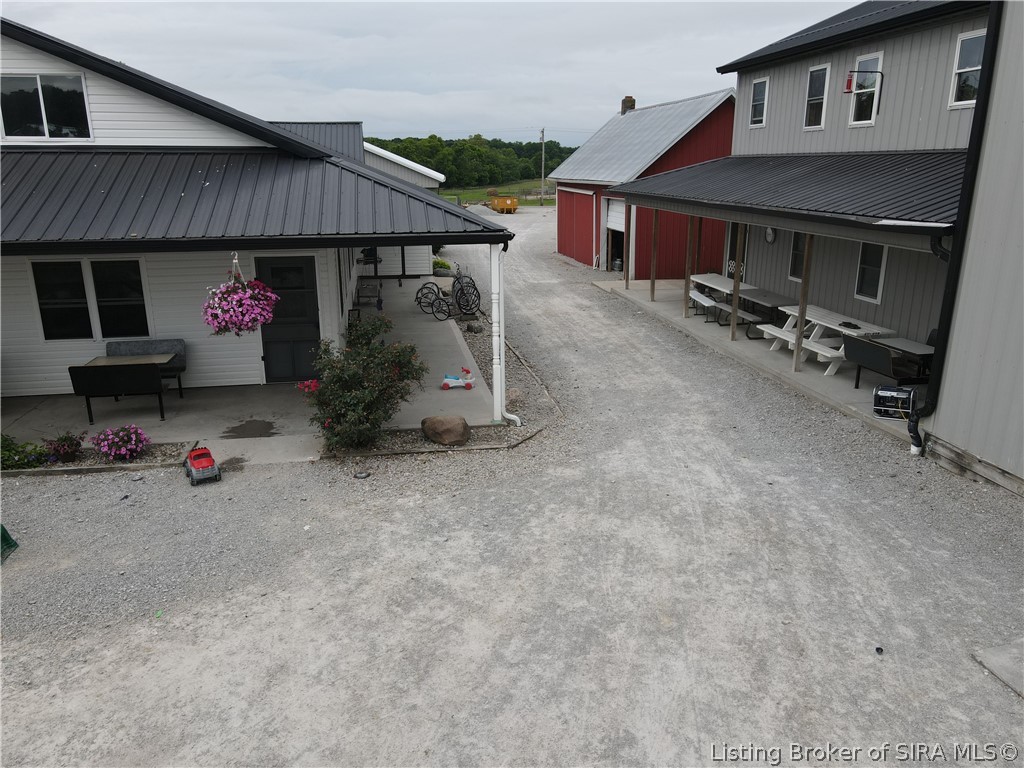 8905 Tunnel Mill Road — photo