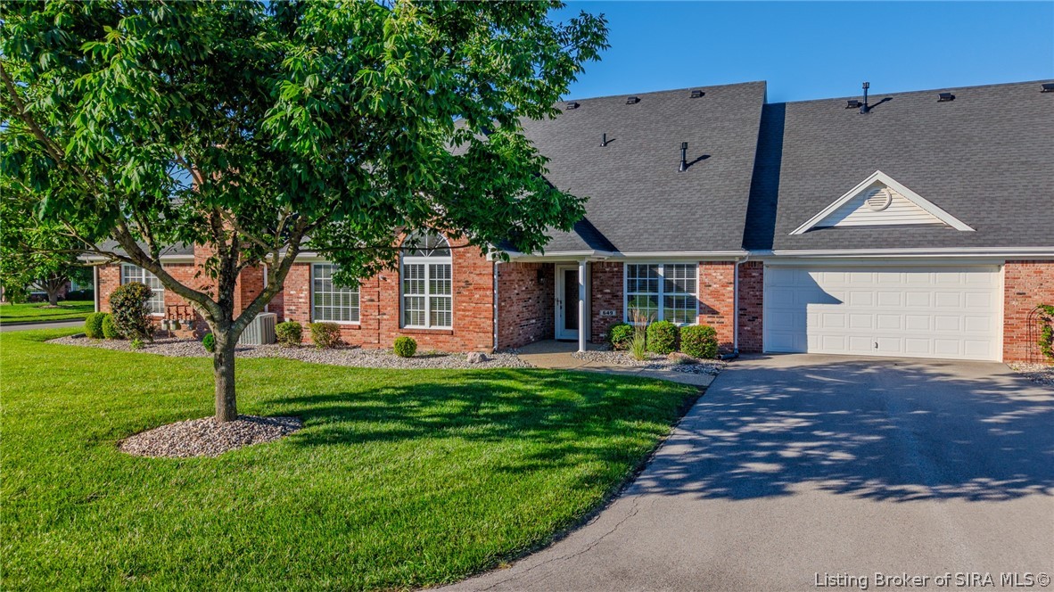 649 Kingsbury Court — photo