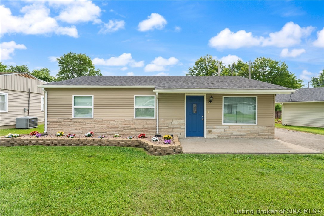 3102 Beacon Drive — photo
