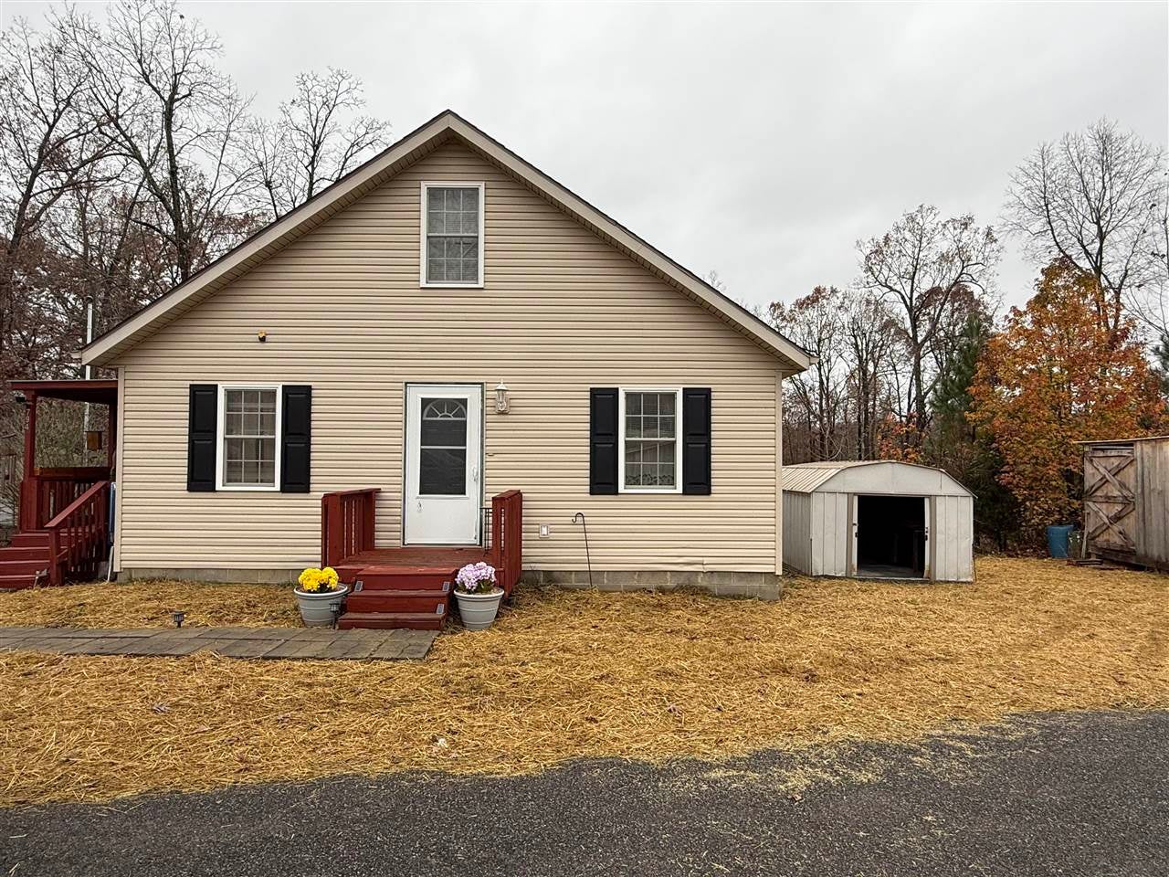794 Chestnut Oak Road — photo