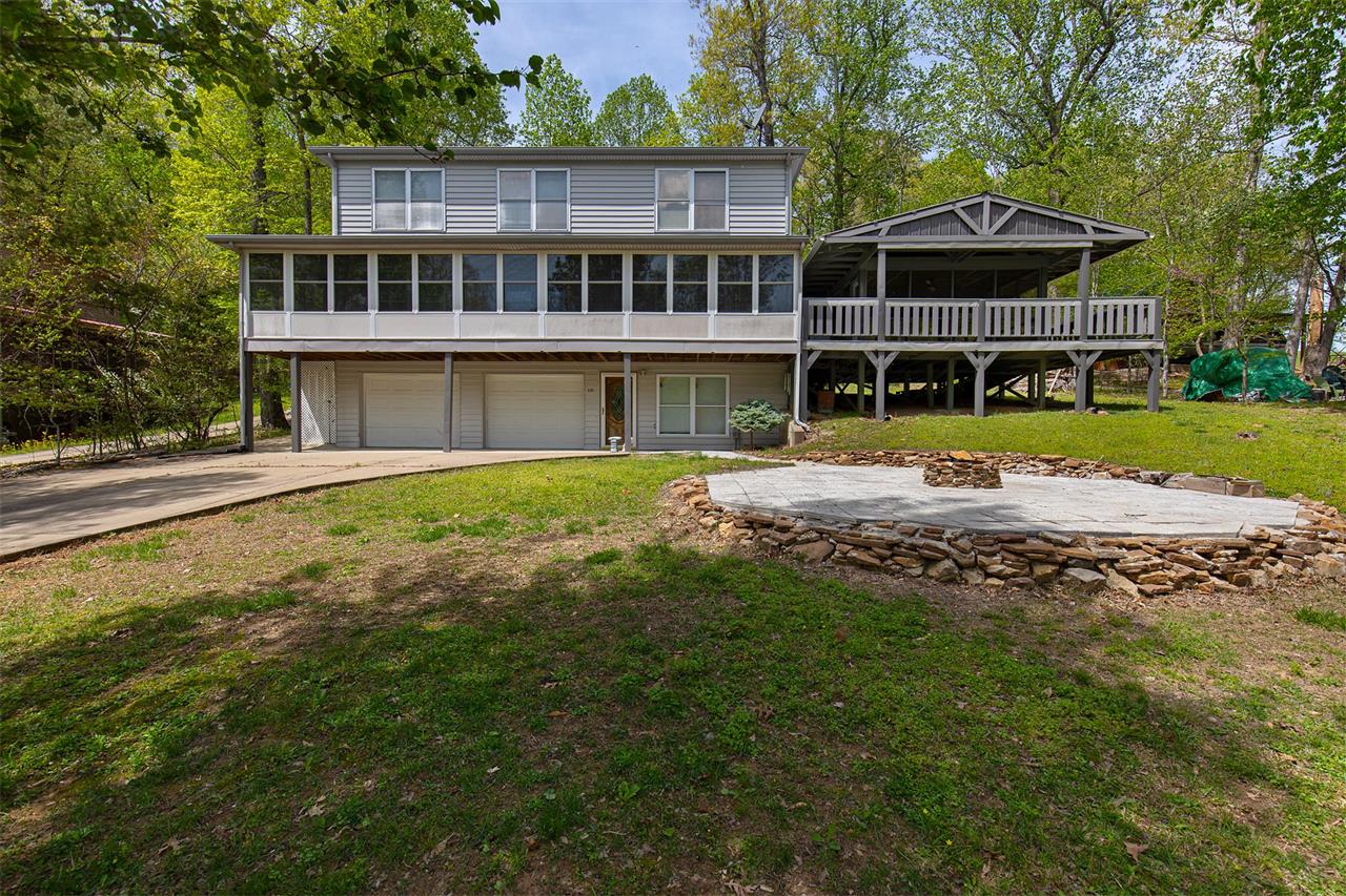 531 Lake Shore Lane — photo