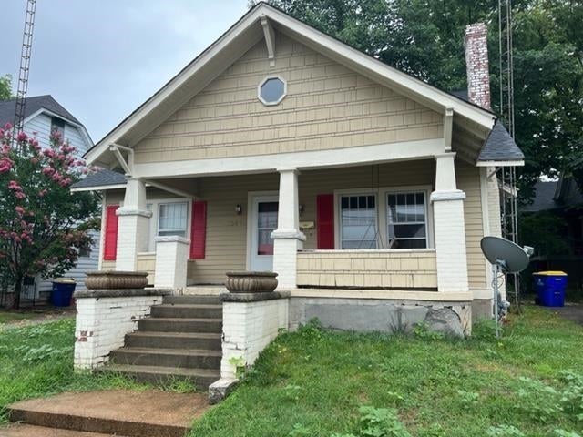1048 Elm Street — photo