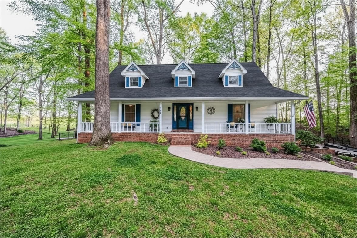 260 Mooreborough Drive — photo