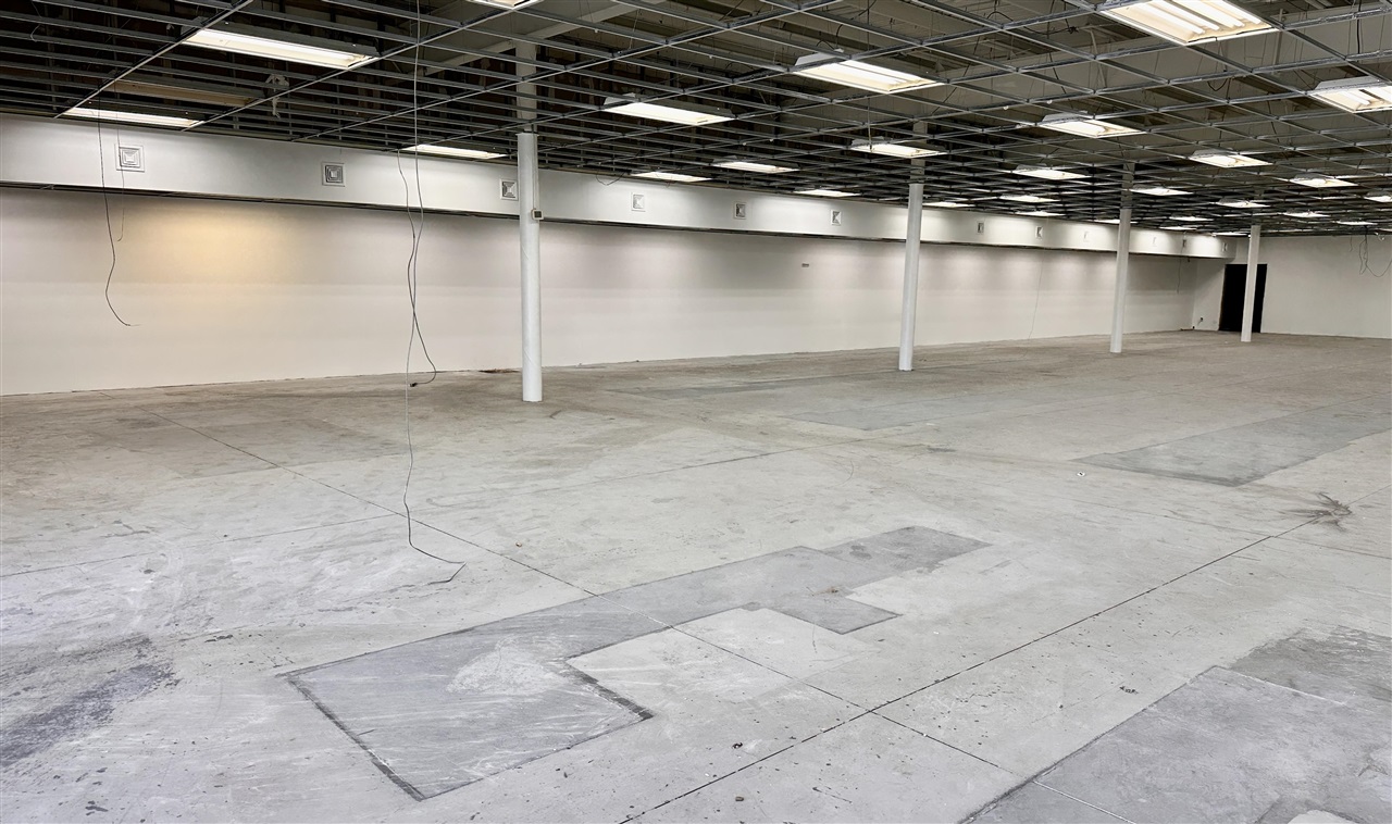 407 Bethel Shopping Center — photo
