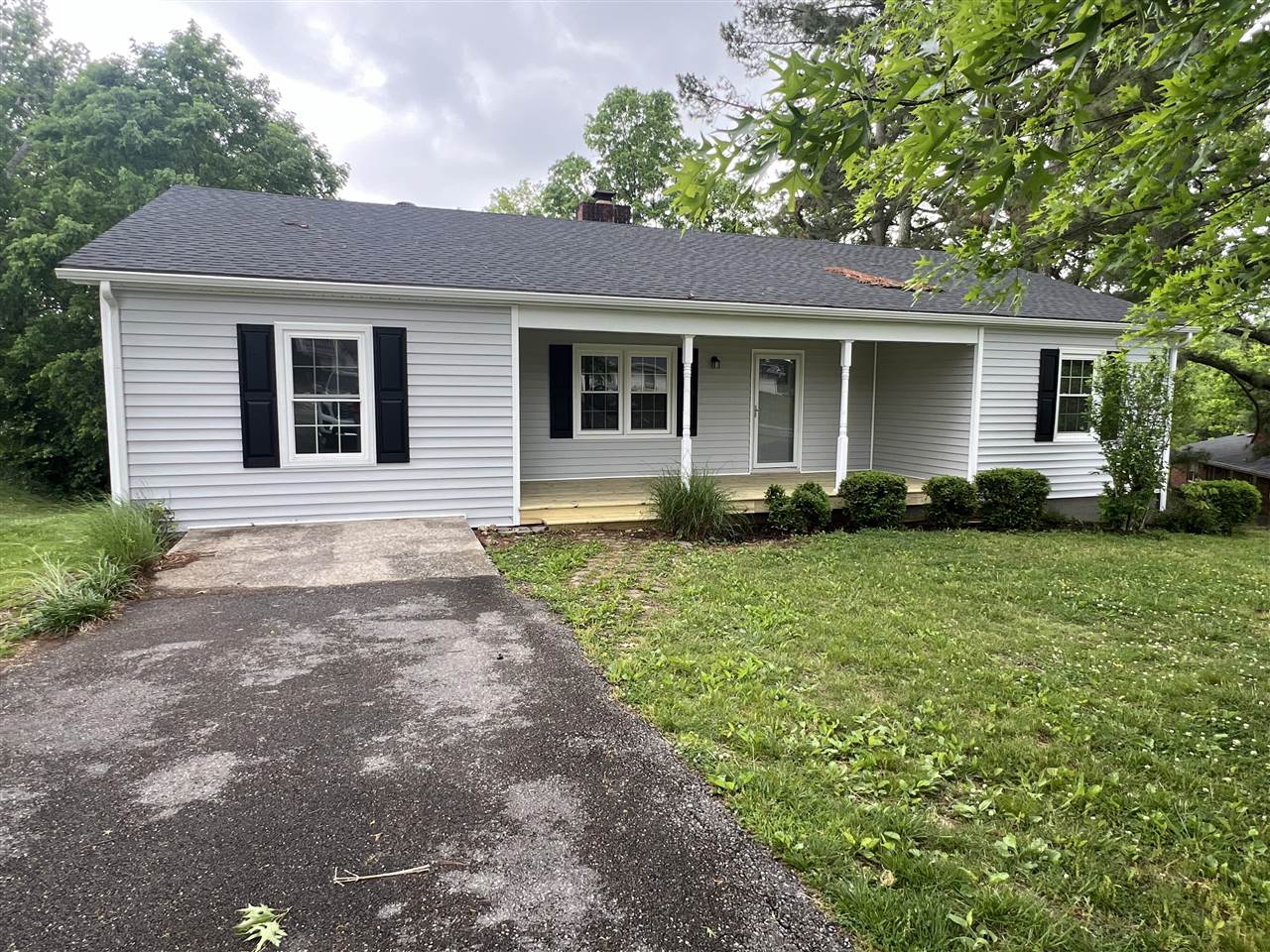 32 Hillview Drive — photo