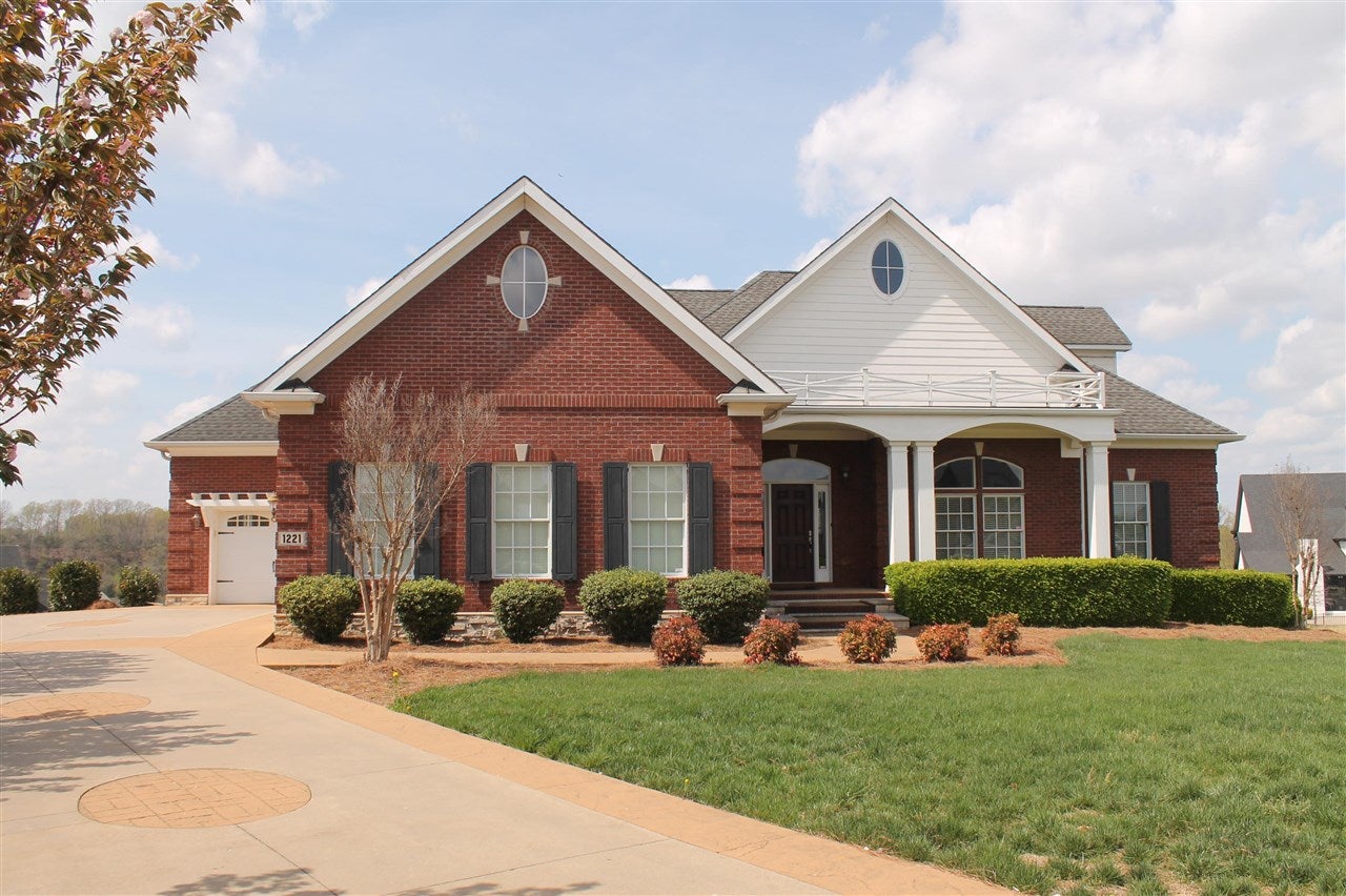 1221 Drakes Ridge Lane — photo