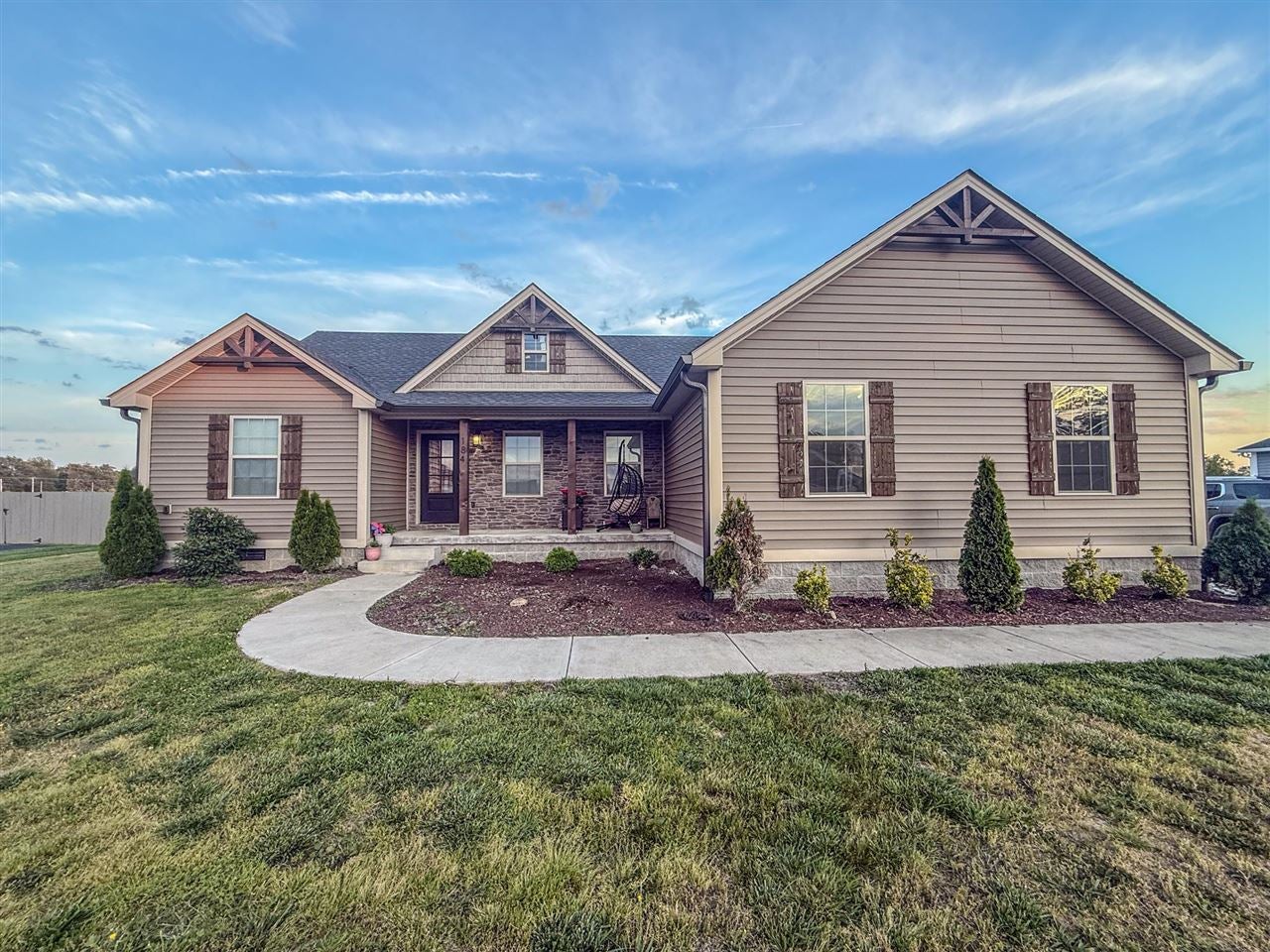 184 Greenbriar Lane — photo