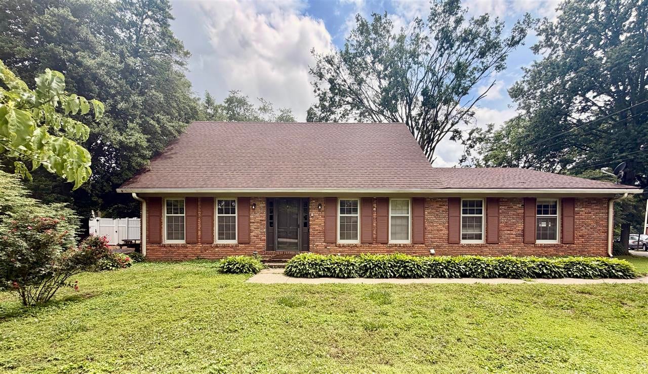 1513 Sherwood Drive — photo