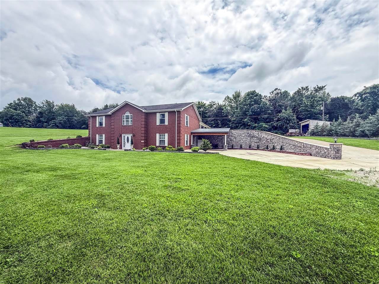 1016 Lecta Salem Road — photo