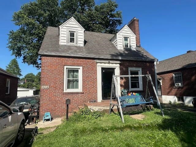 1505 Larchmont Avenue — photo
