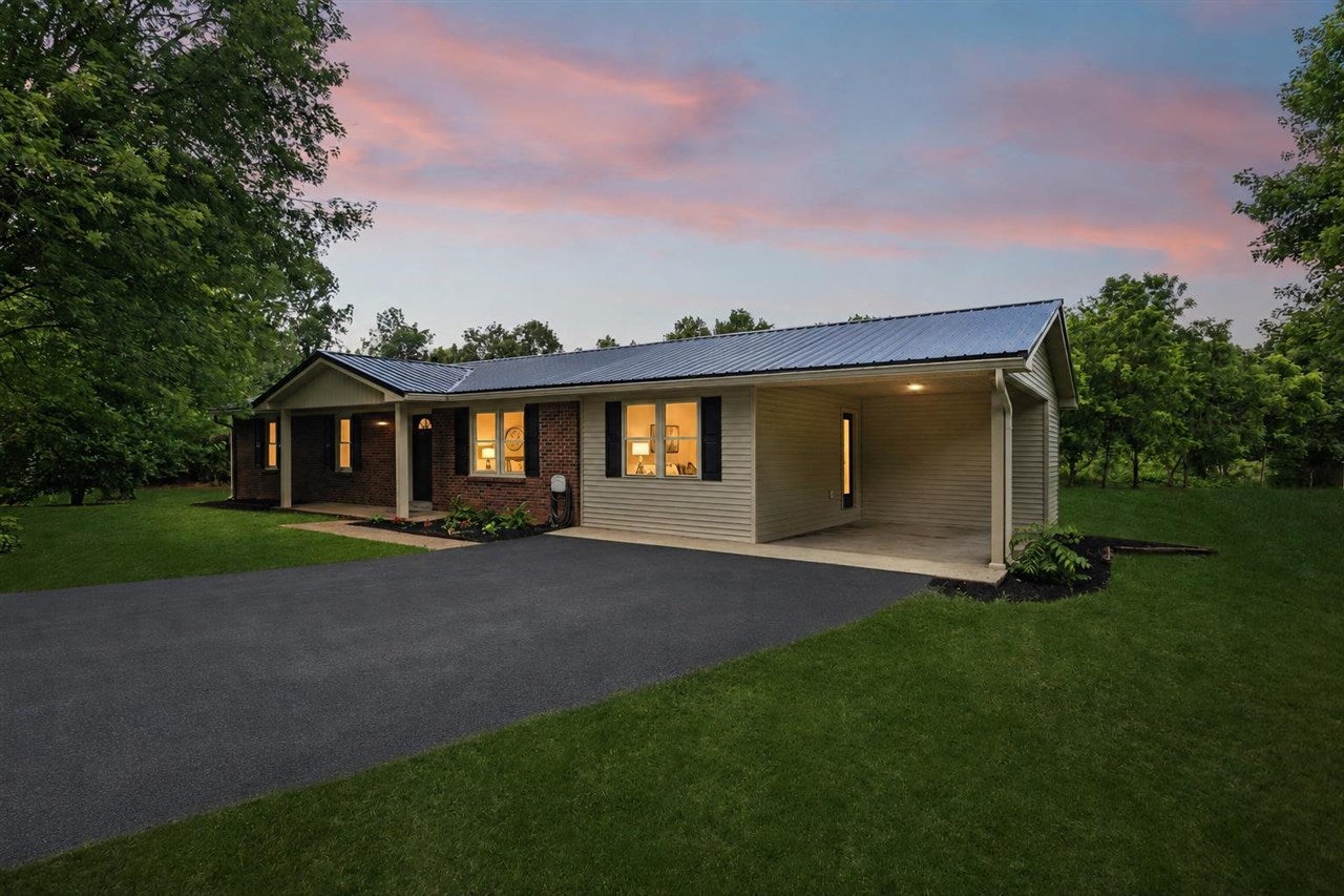 264 Pinewood Court — photo