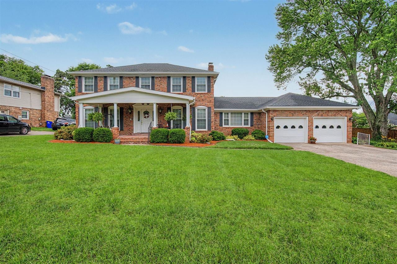 203 Brandywood Court — photo