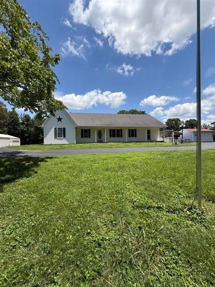 704 Leayou Road — photo