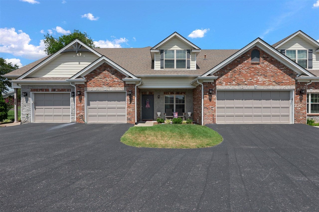 208 Chippewa Drive — photo