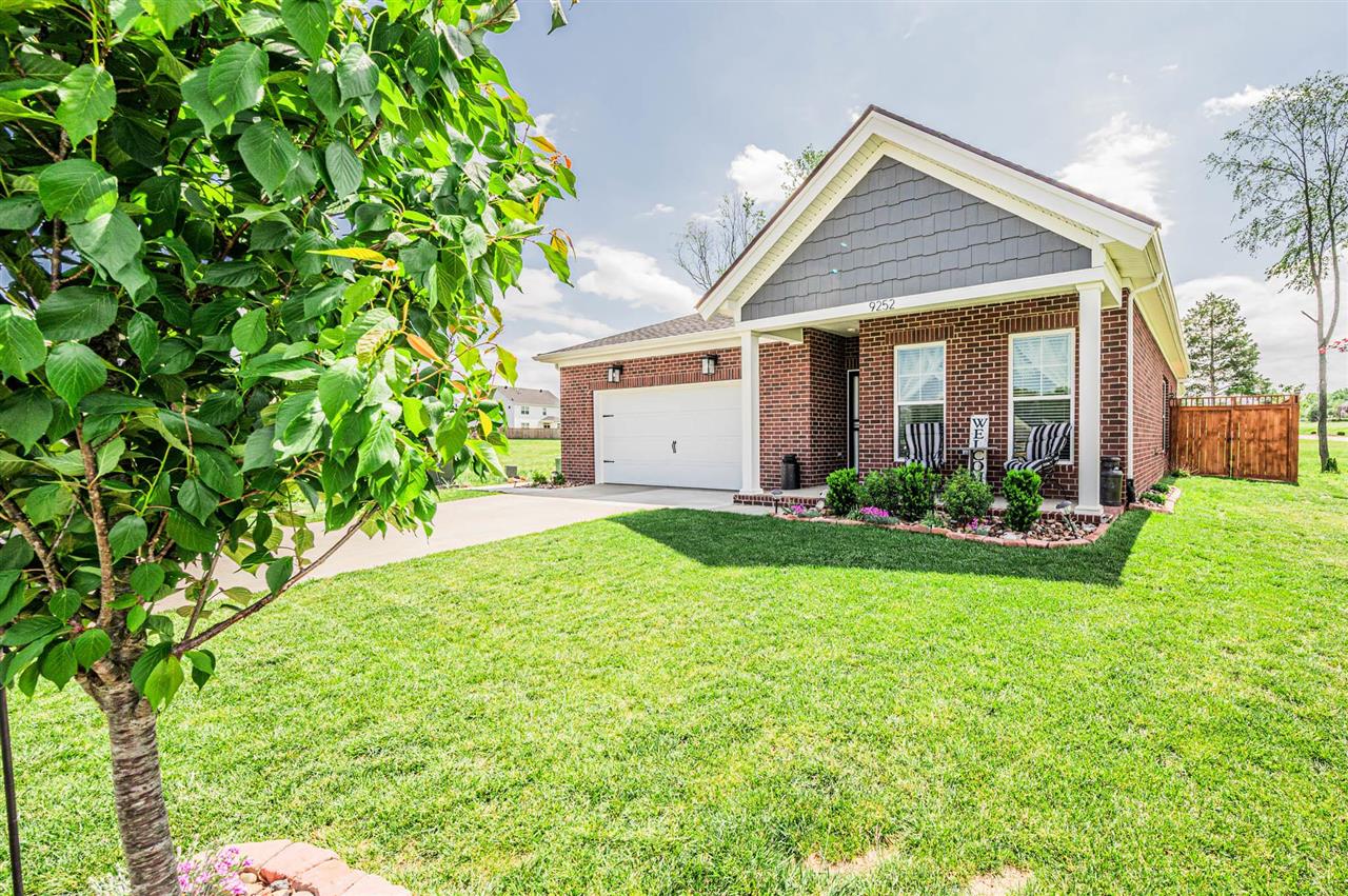 9252 Woodgate Circle — photo
