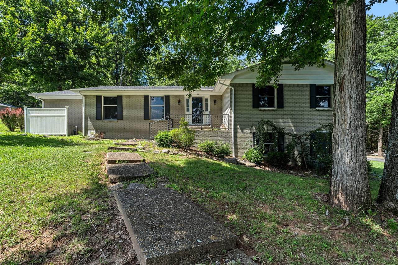 215 Suncrest Drive — photo
