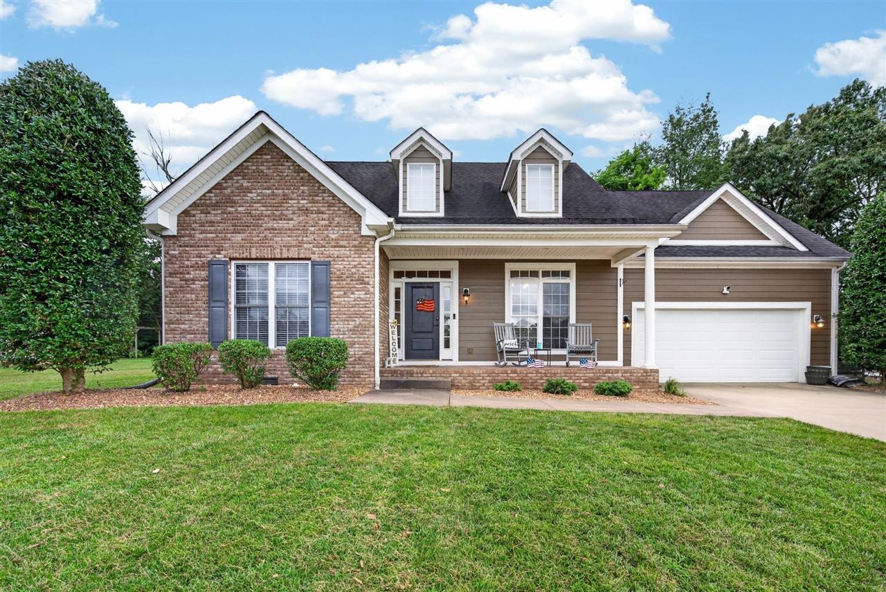 205 Hayden Heady Circle — photo