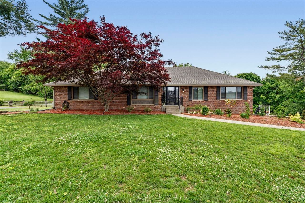 127 Ridgewood Court — photo