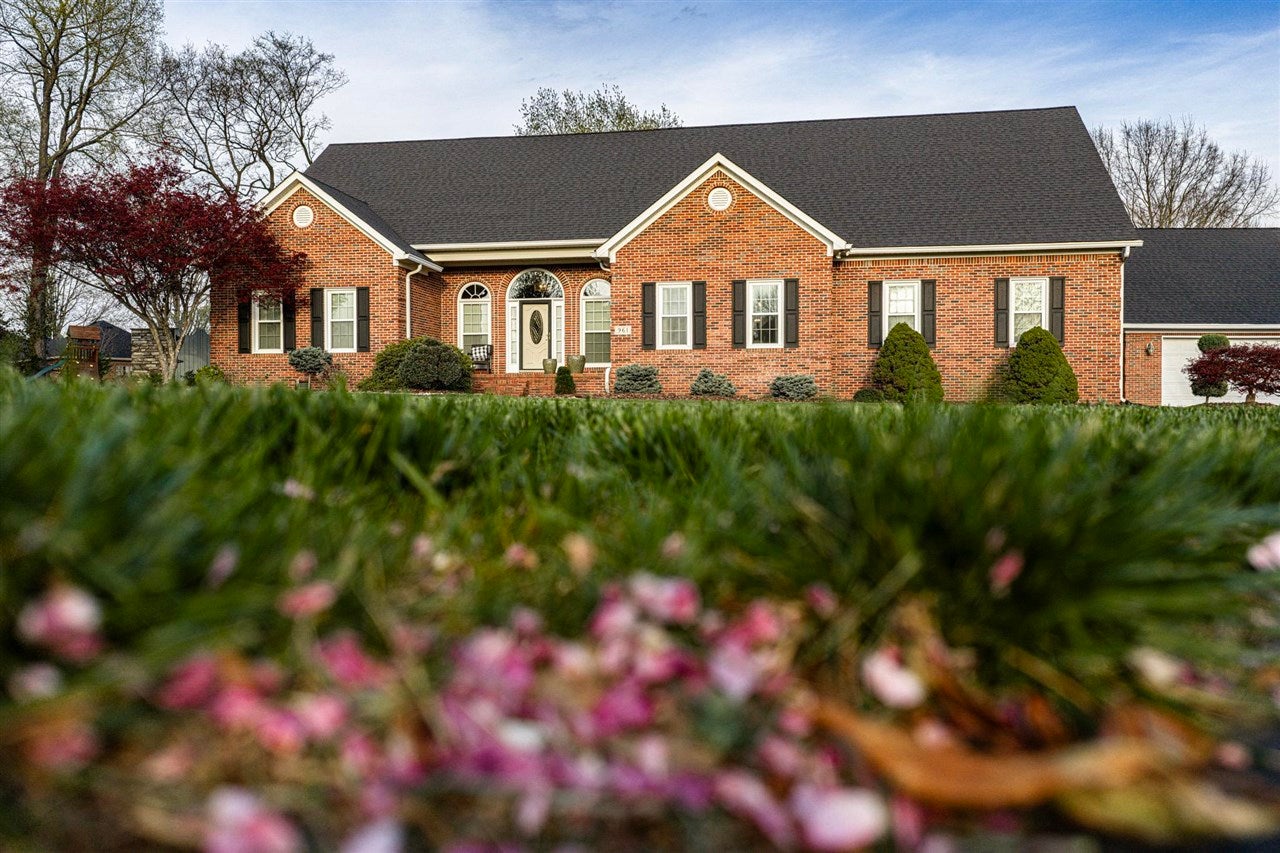 961 Threewood Circle — photo