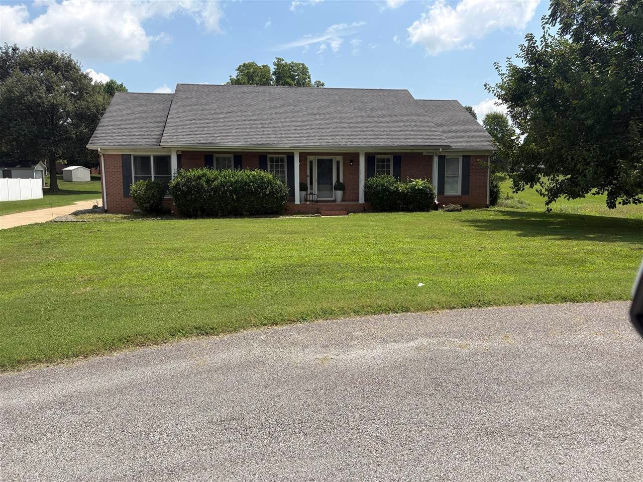 938 Meadowlark Court — photo