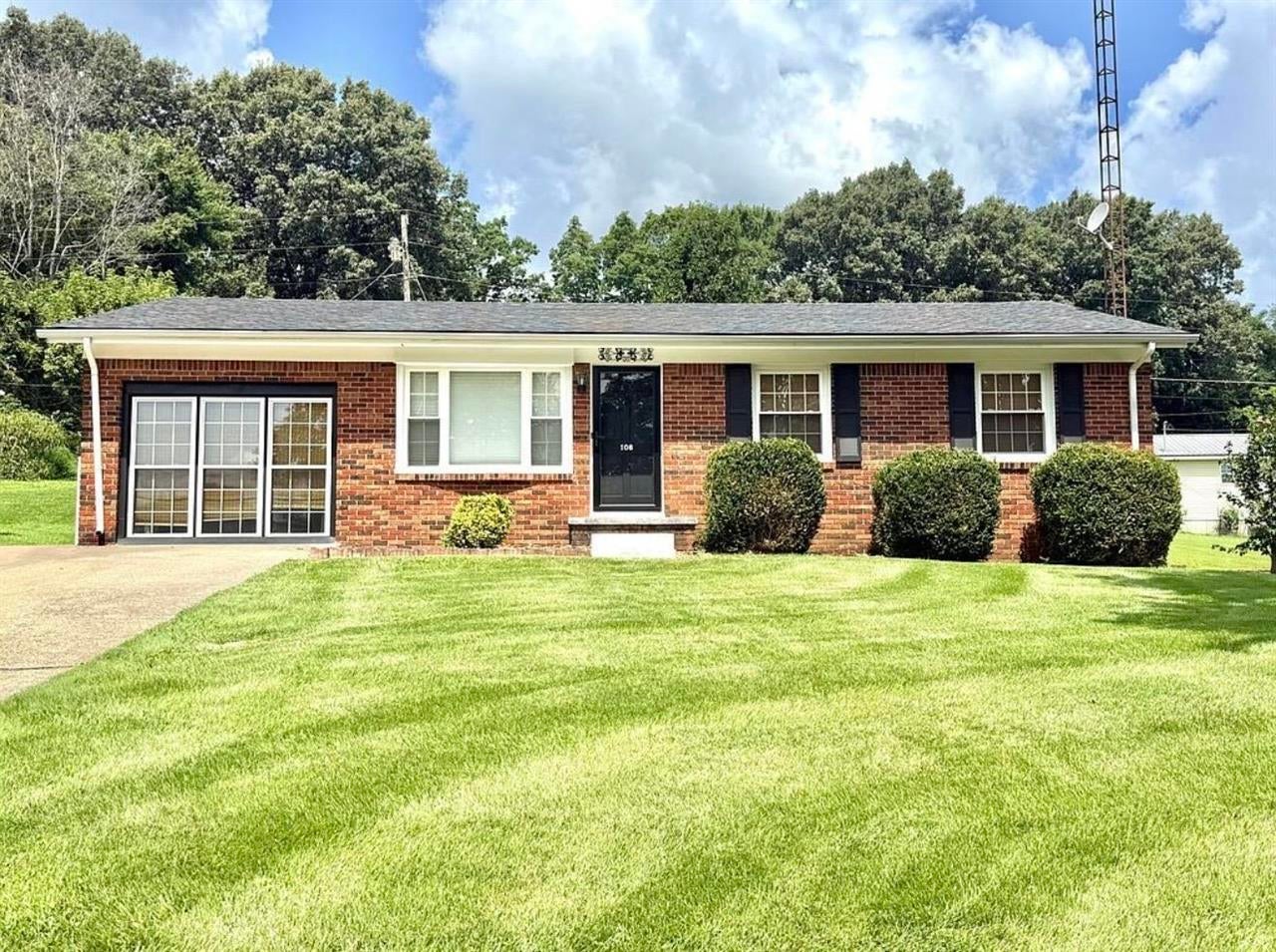 106 Hillview Drive — photo