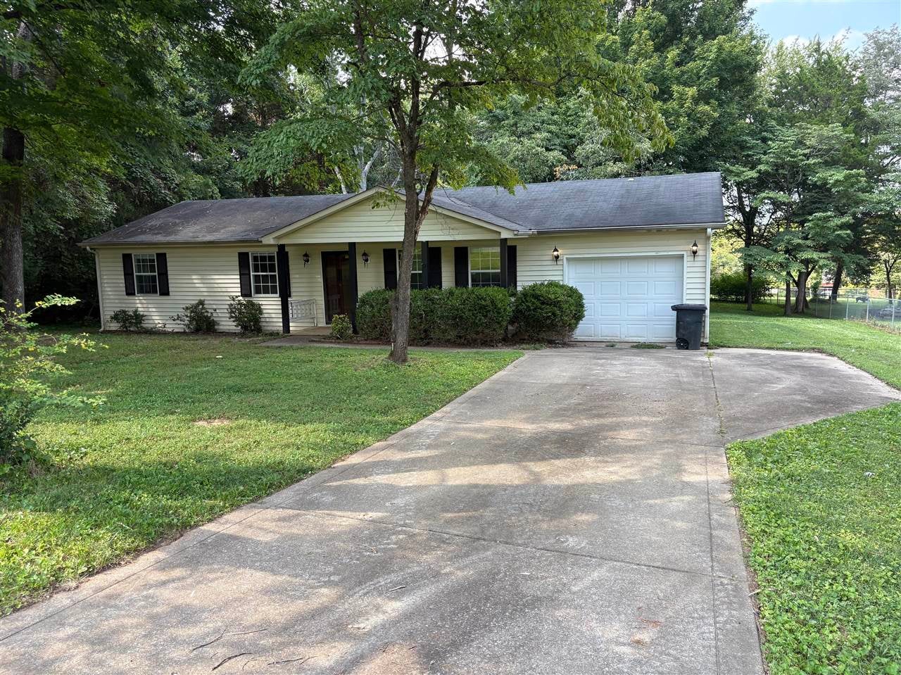169 W Villa Drive — photo