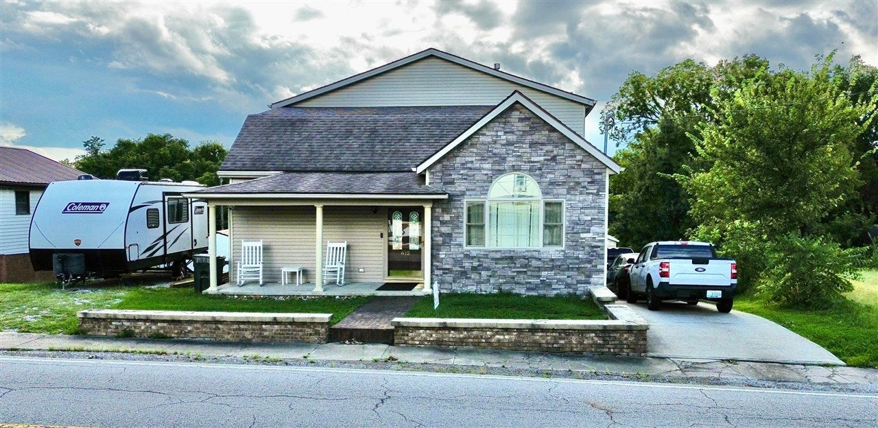 612 N Broadway Street — photo