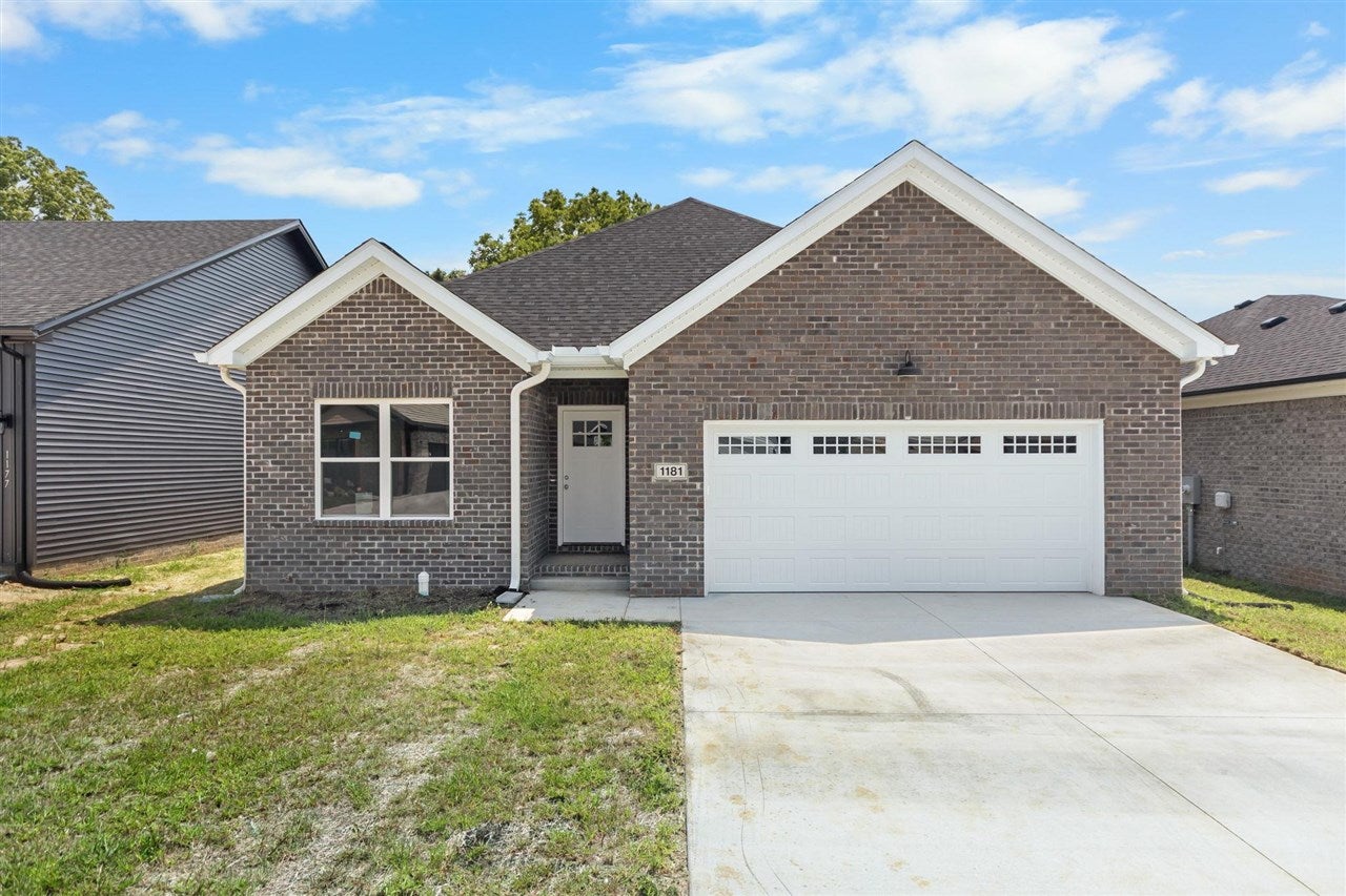 1181 Shallowford Street — photo