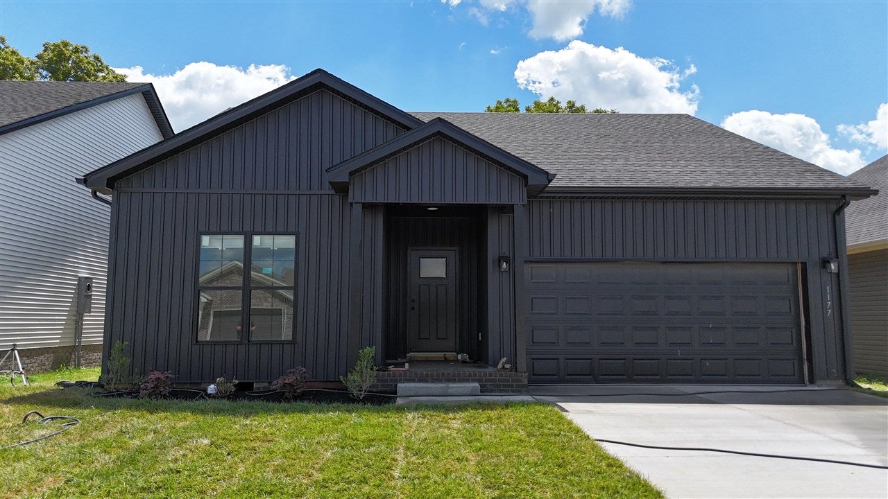 1177 Shallowford Street — photo