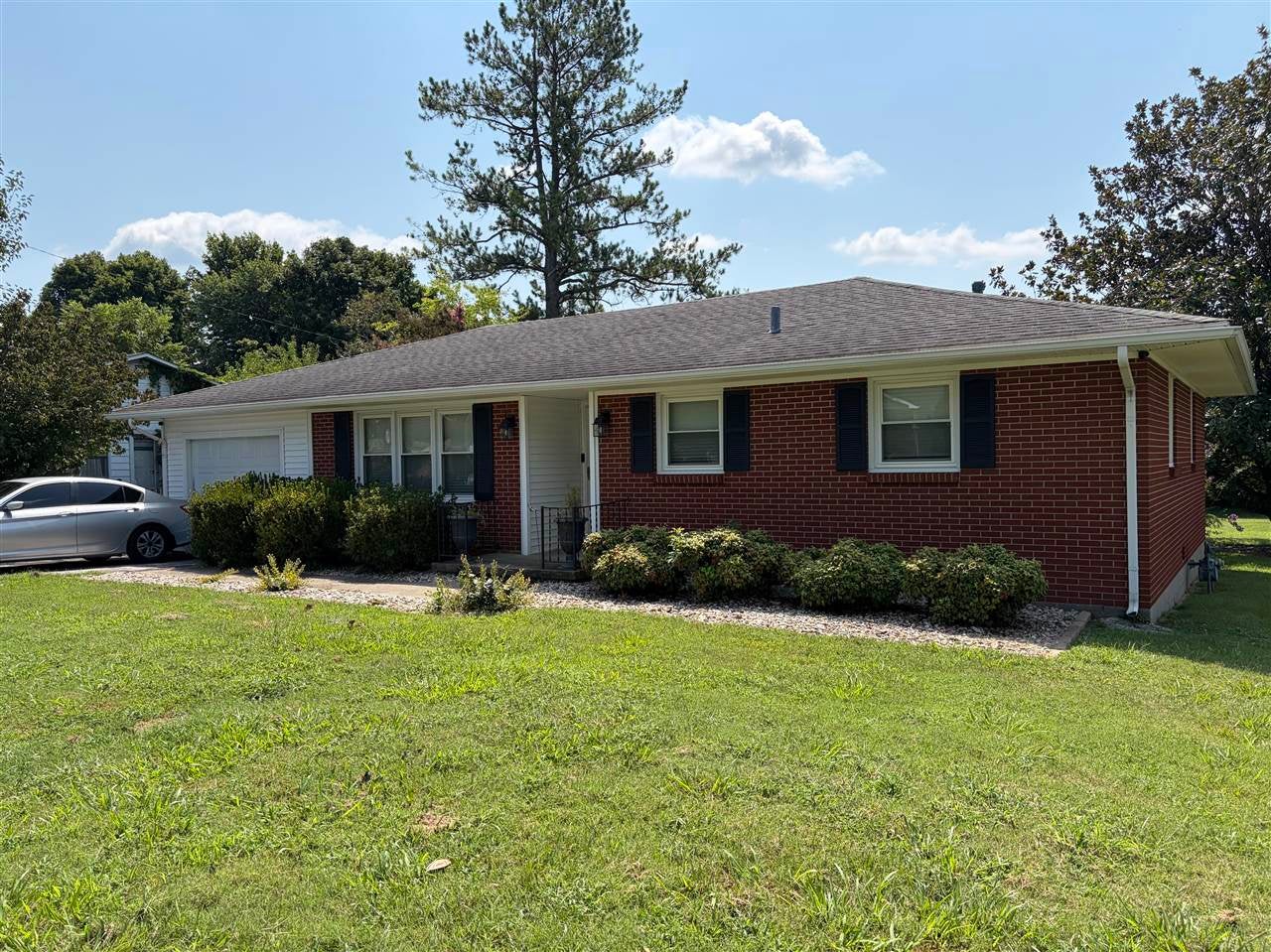 105 Cardinal Court — photo