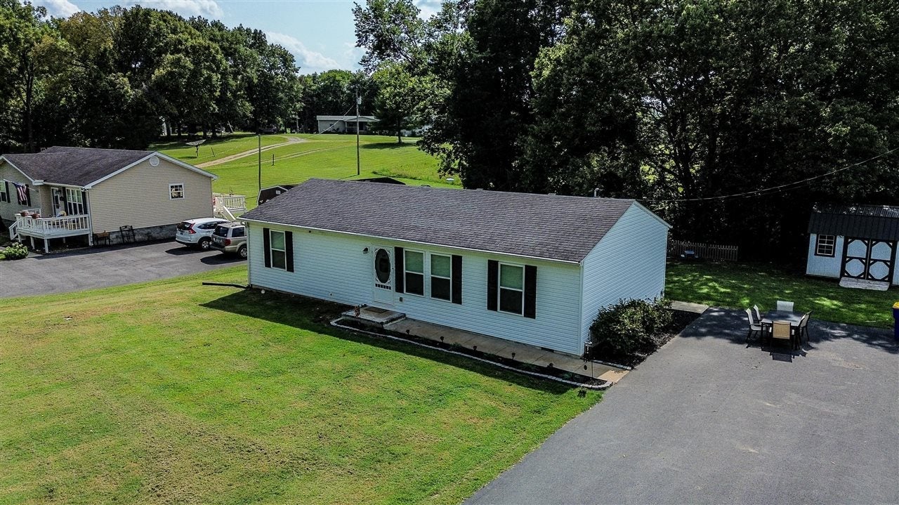 3407 Garrett Hollow Road — photo