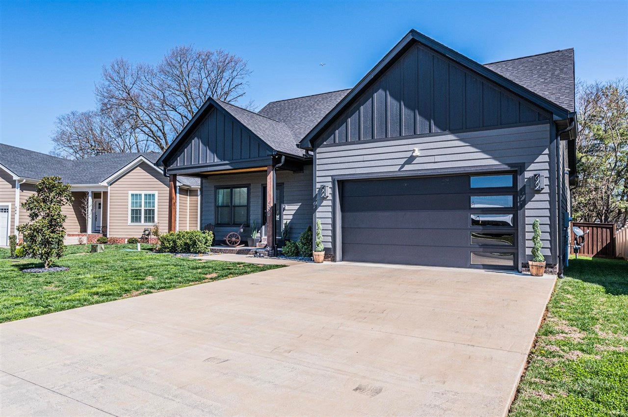 590 Denver Circle — photo