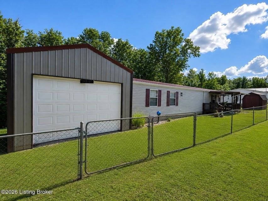 1017 AMBASSADOR SHORES DR — photo 2