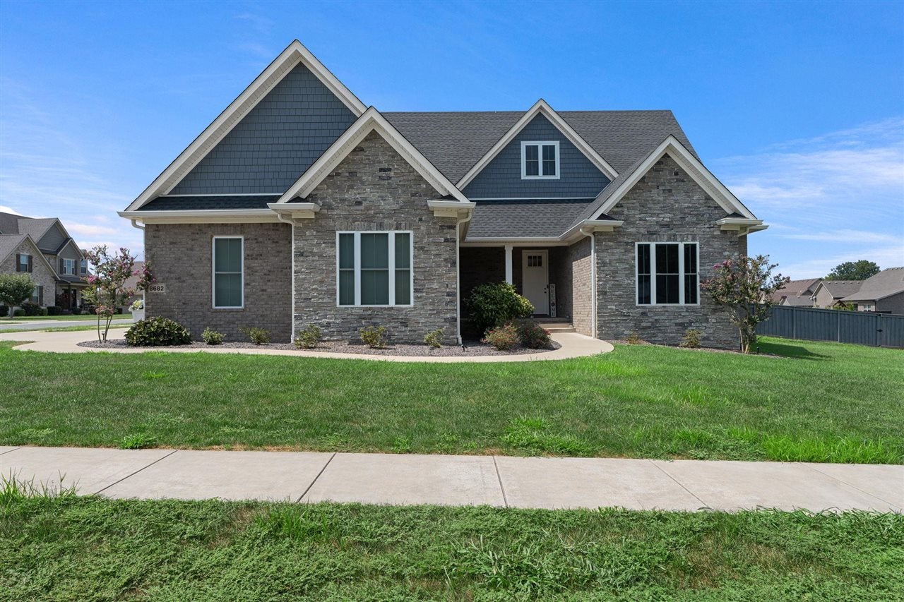 8682 Pebblestone Lane — photo