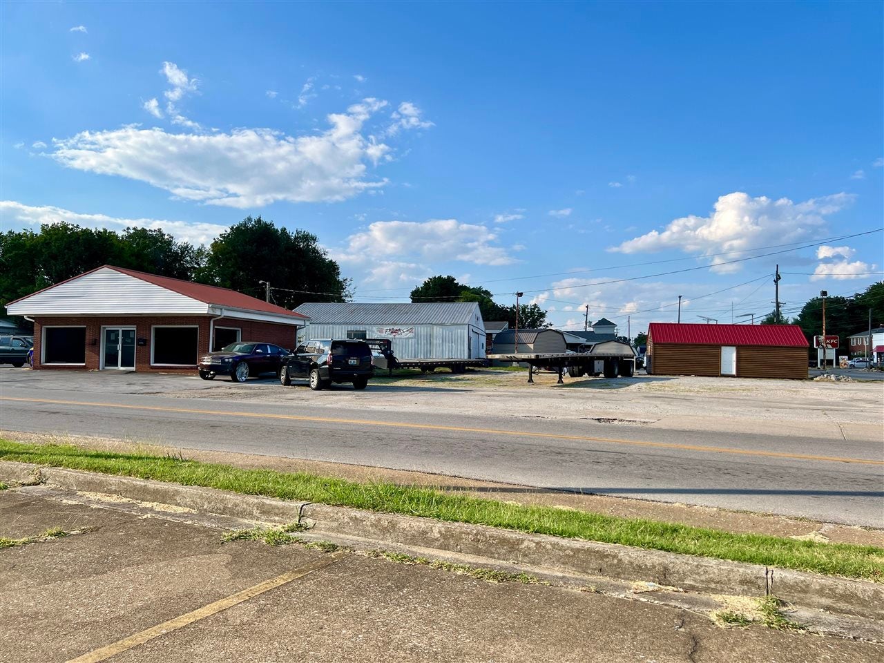 701 N Main Street — photo