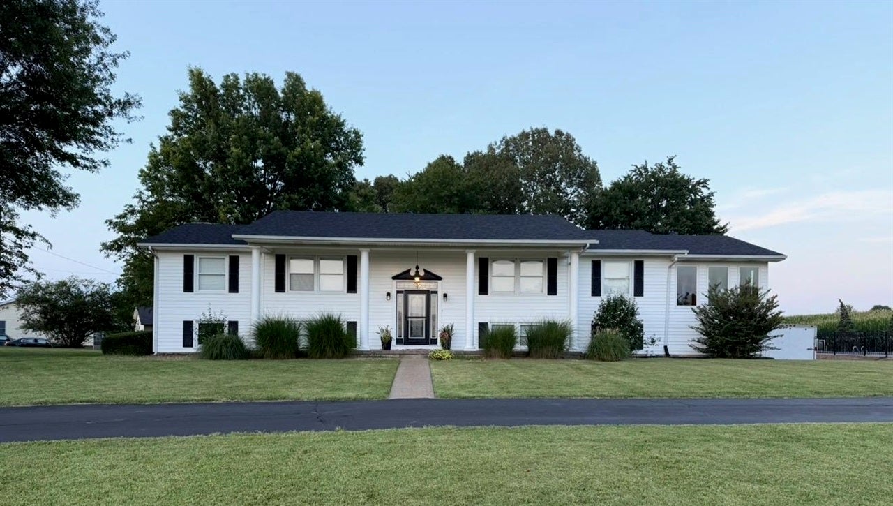 196 Green Meadow Drive — photo