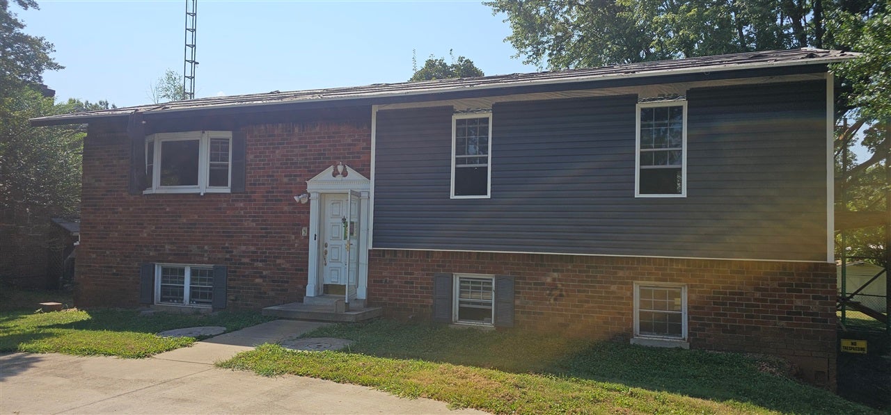 1706 Erin Way — photo