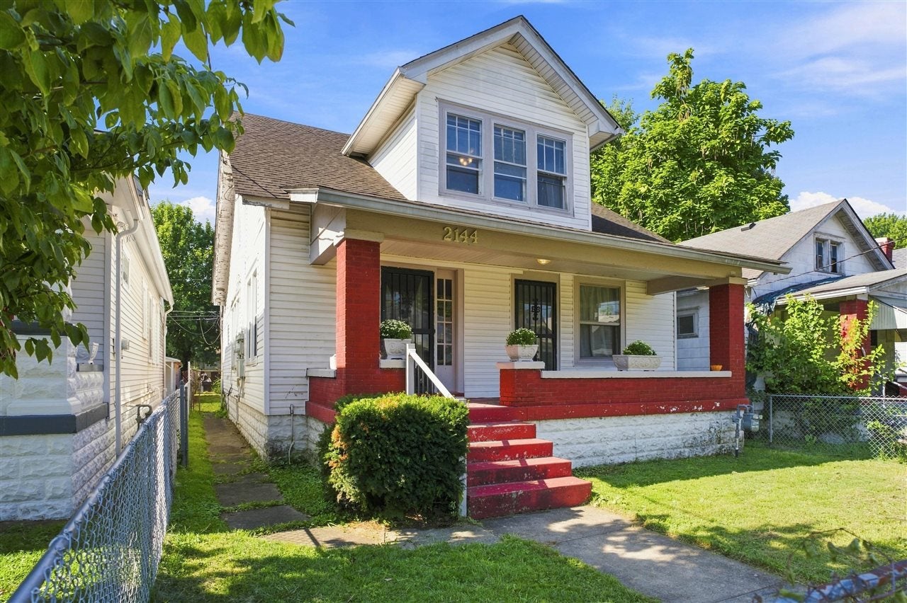 2144 W Lee Street — photo