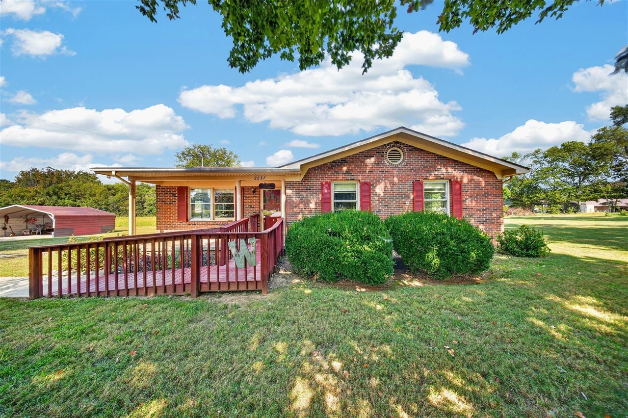 2237 Morgantown Road — photo