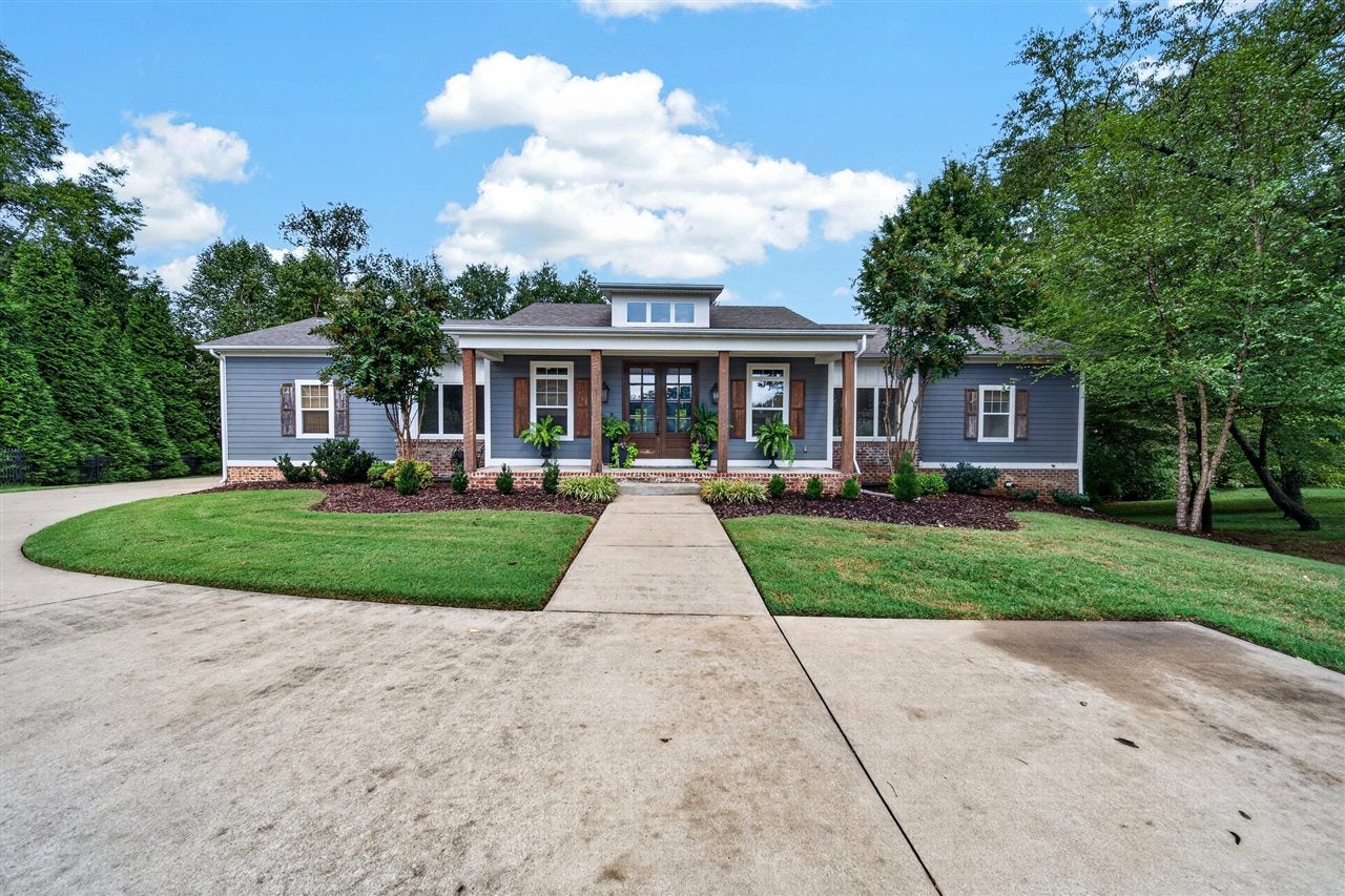 701 Sturbridge Court — photo